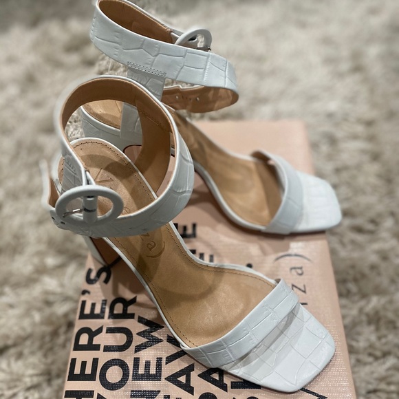 Vicenza white leather crocodile 4” heels - Picture 4 of 7